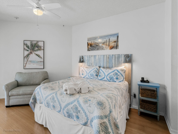 Gulf View Vacation Rentals Indian Shores 3-Bedroom Penthouse with Pool